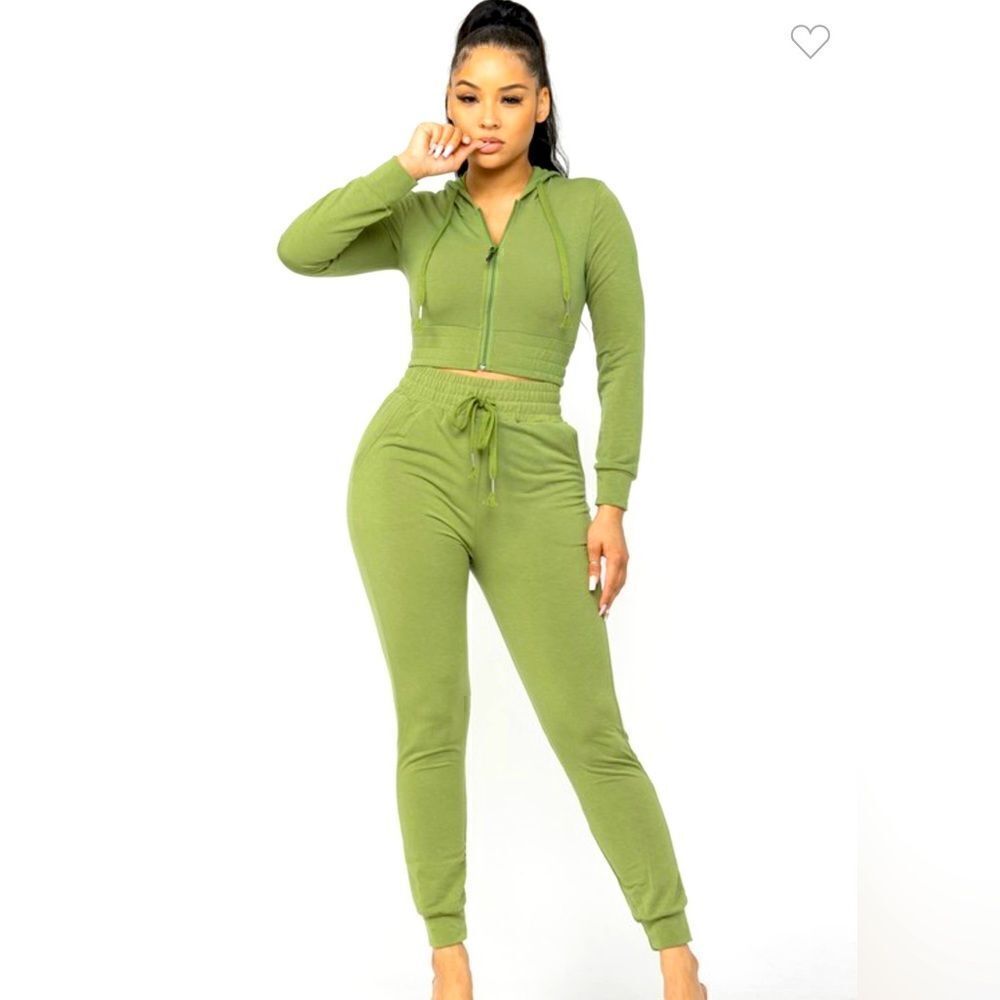 119. Light Olive Crop Top Zip Hoodie & Joggers with Drawstring and Pockets Set